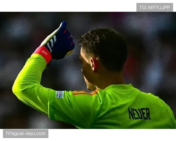 诺伊尔神勇发挥助球队取胜，再显世界级门将风采